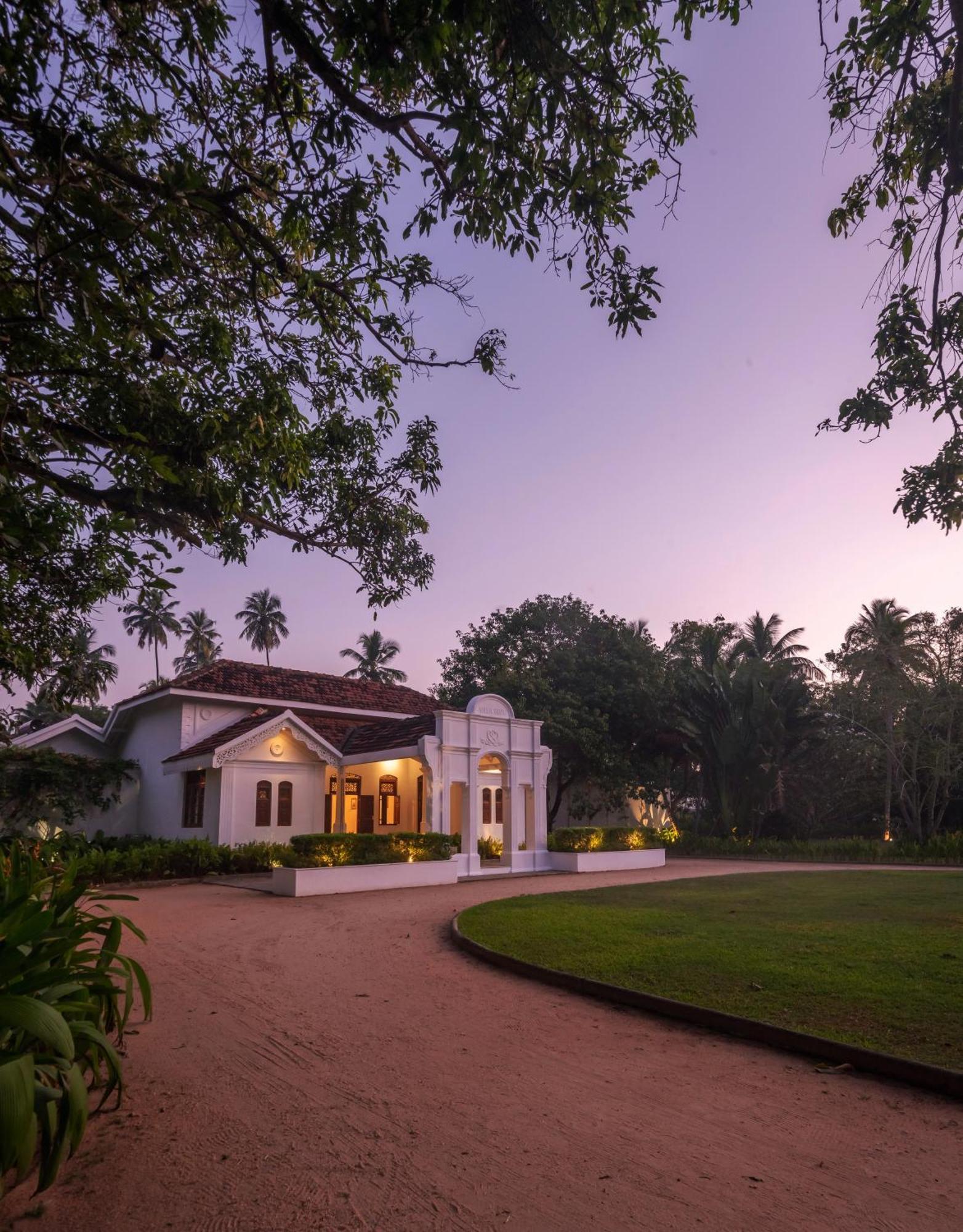 Taru Villas Riva - Negombo Exterior foto